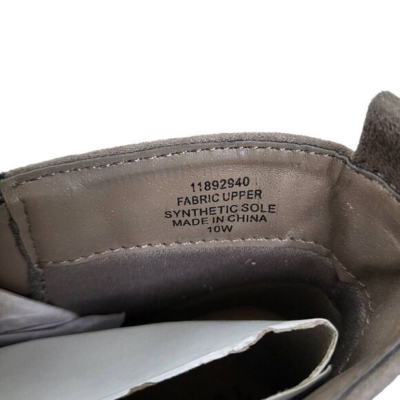 New Torrid Faux Suede Buckle Taupe Ankle Boot Size 10W - Picture 13 of 14